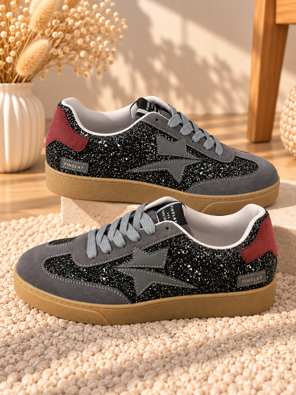 Baskets à paillettes grises avec détails bordeaux «SHINY»