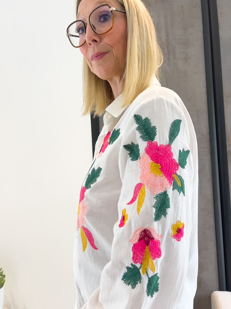 Chemise taille unique avec ses motifs floraux brodés « LOLA » – photo 3