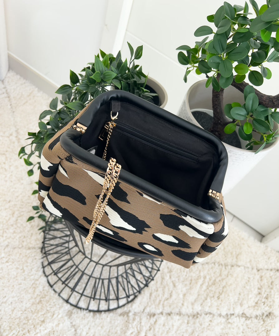 Sac de type bourse rétro avec son motif Léopard et sa chainette doré « VINTAGE » – photo 4