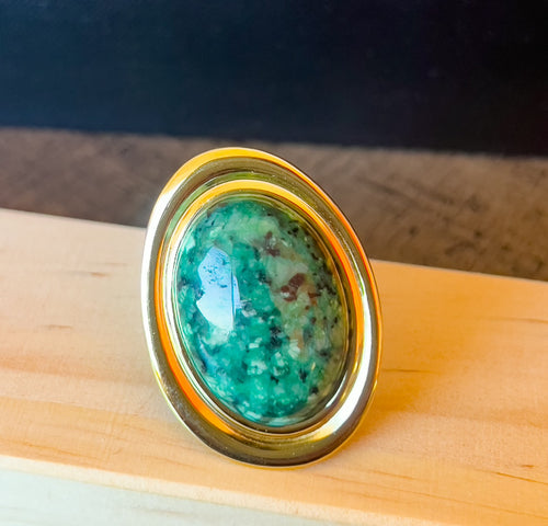 Bague en acier inoxydable avec sa pierre verte « OLIVE »