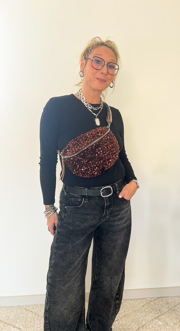 magnifique sac banane avec ses sequins de couleur marron