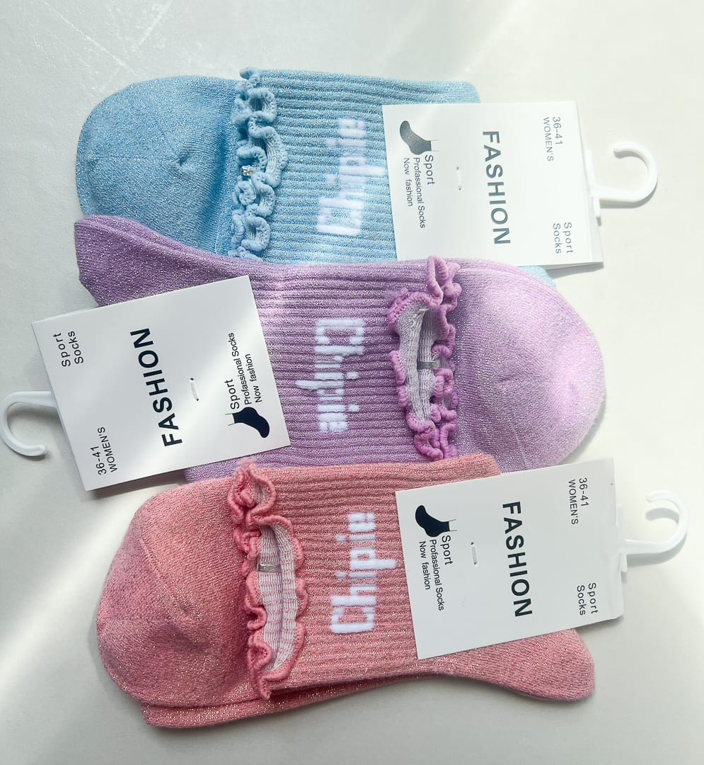 Chaussettes de couleur pastel avec inscription