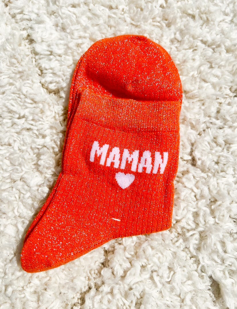 un orange à paillettes pour ses chaussettes féminine à paillettes