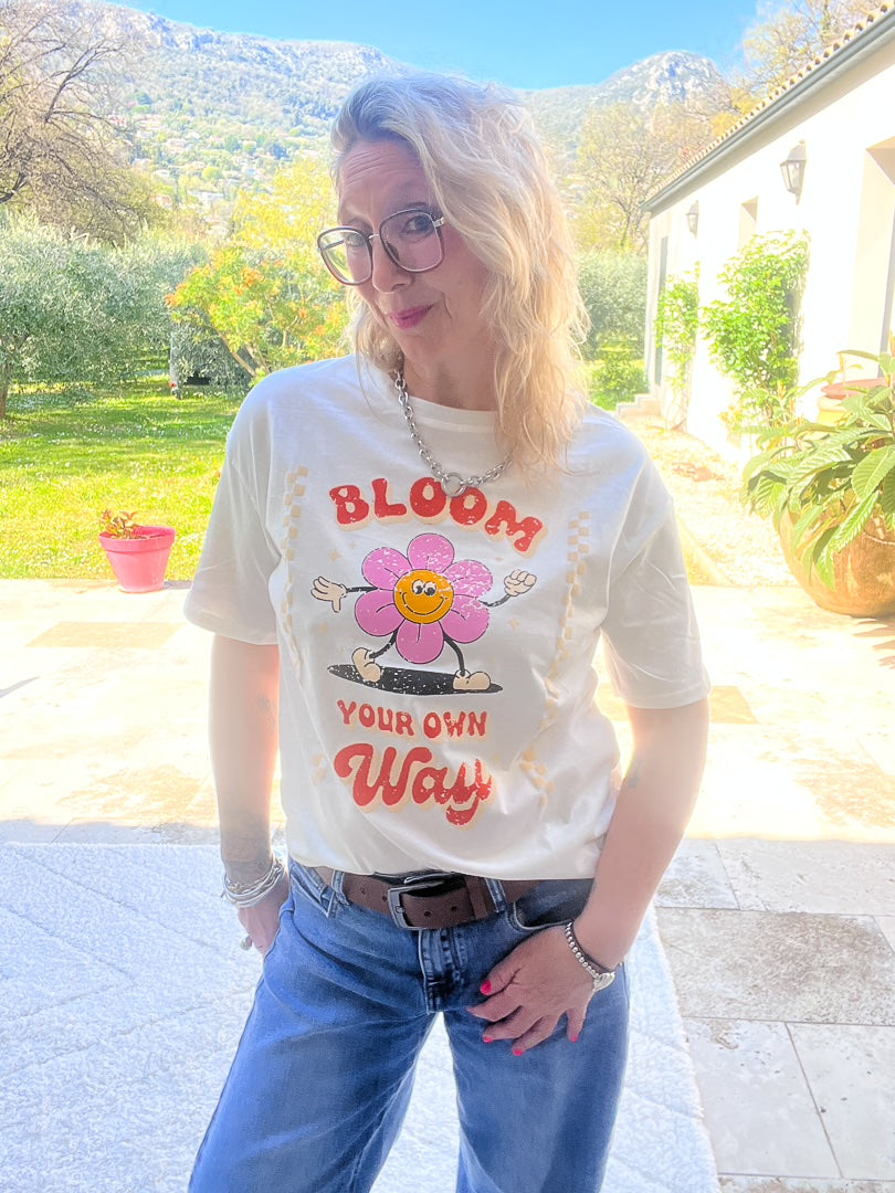 tee-shirt femme avec motif fleur style vintage