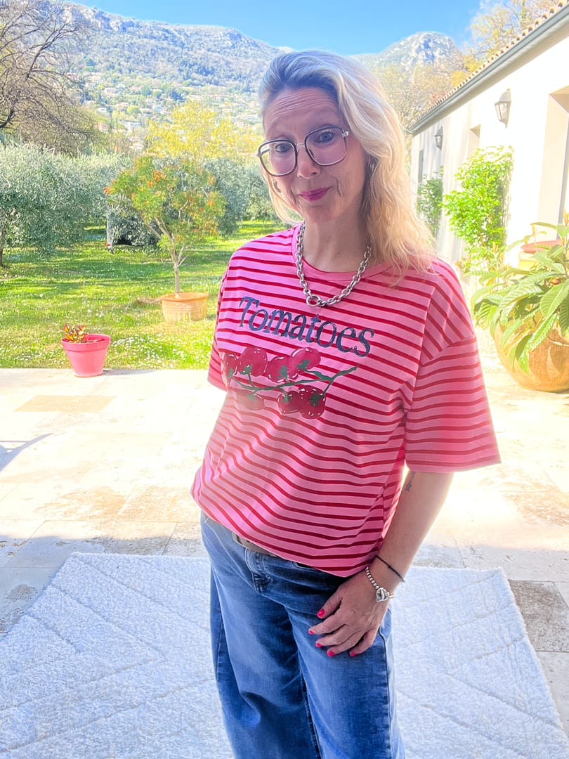 Tee-shirt femme avec son motif tomate à rayure rose et rouge